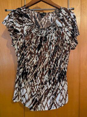East 5th L Brown and White patterned Short Sleeved Blouse
